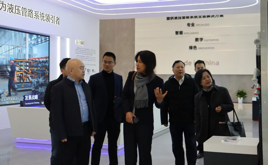 2023年12月13日，Parker中国FCG工厂总经理黄英一行莅临广发体育参观互换。